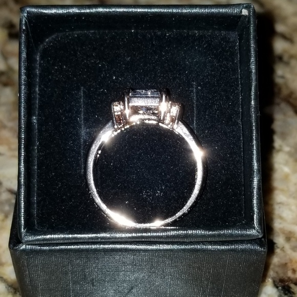 Exquisite Rose Gold Filled Ring - Picture 2 of 2